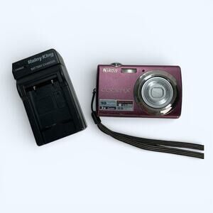 Nikon Coolpix S220 Digital Camera – Plum Tested W/Battery and charger